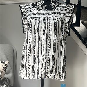 NWT Cupshe Black and White Flutter Sleeve Blouse-Large
